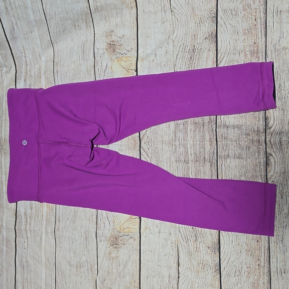 Lululemon Wunder Under Crop *ReversibleTender Violet / Black 19" size 4 - Picture 7 of 9